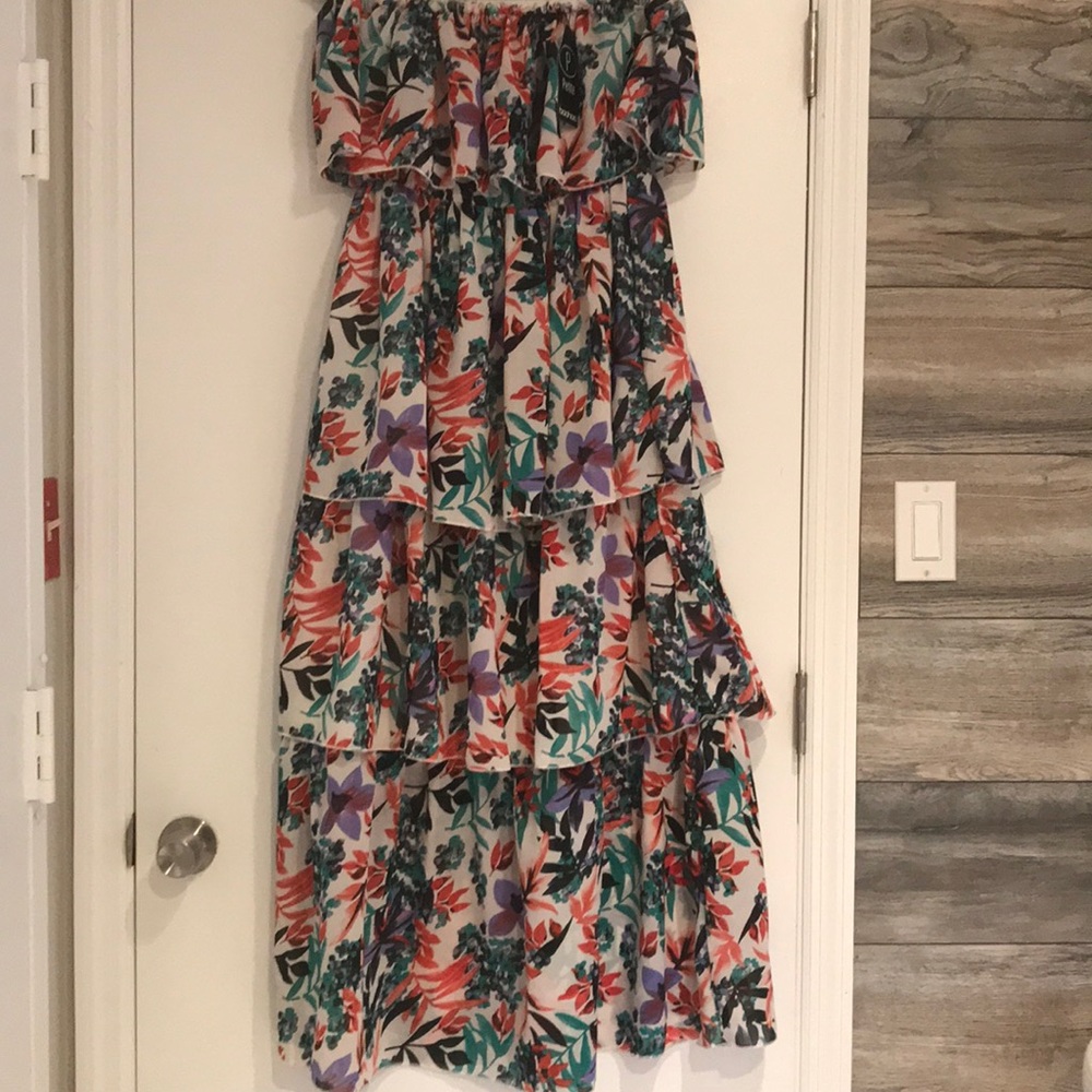 Tiered strapless dress NWT